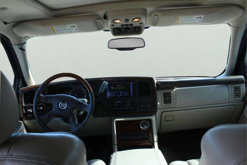 2004 Cadillac Escalade