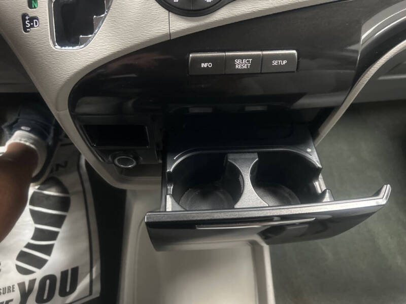 2014 Toyota Sienna LE 8-Passenger