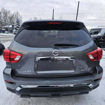 2017 Nissan Pathfinder S