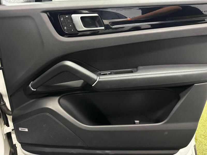 2022 Porsche Cayenne