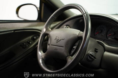 2004 Ford Mustang GT Deluxe