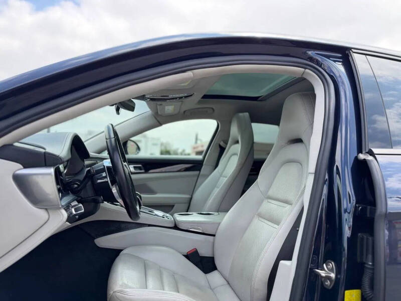 2018 Porsche Panamera