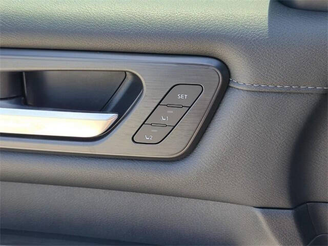 2025 Nissan Armada Platinum