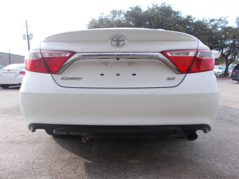 2017 Toyota Camry SE