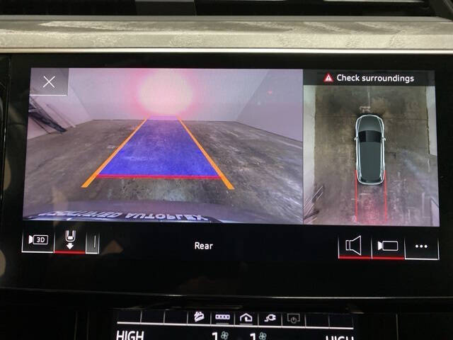 2023 Audi e-tron quattro Premium Plus