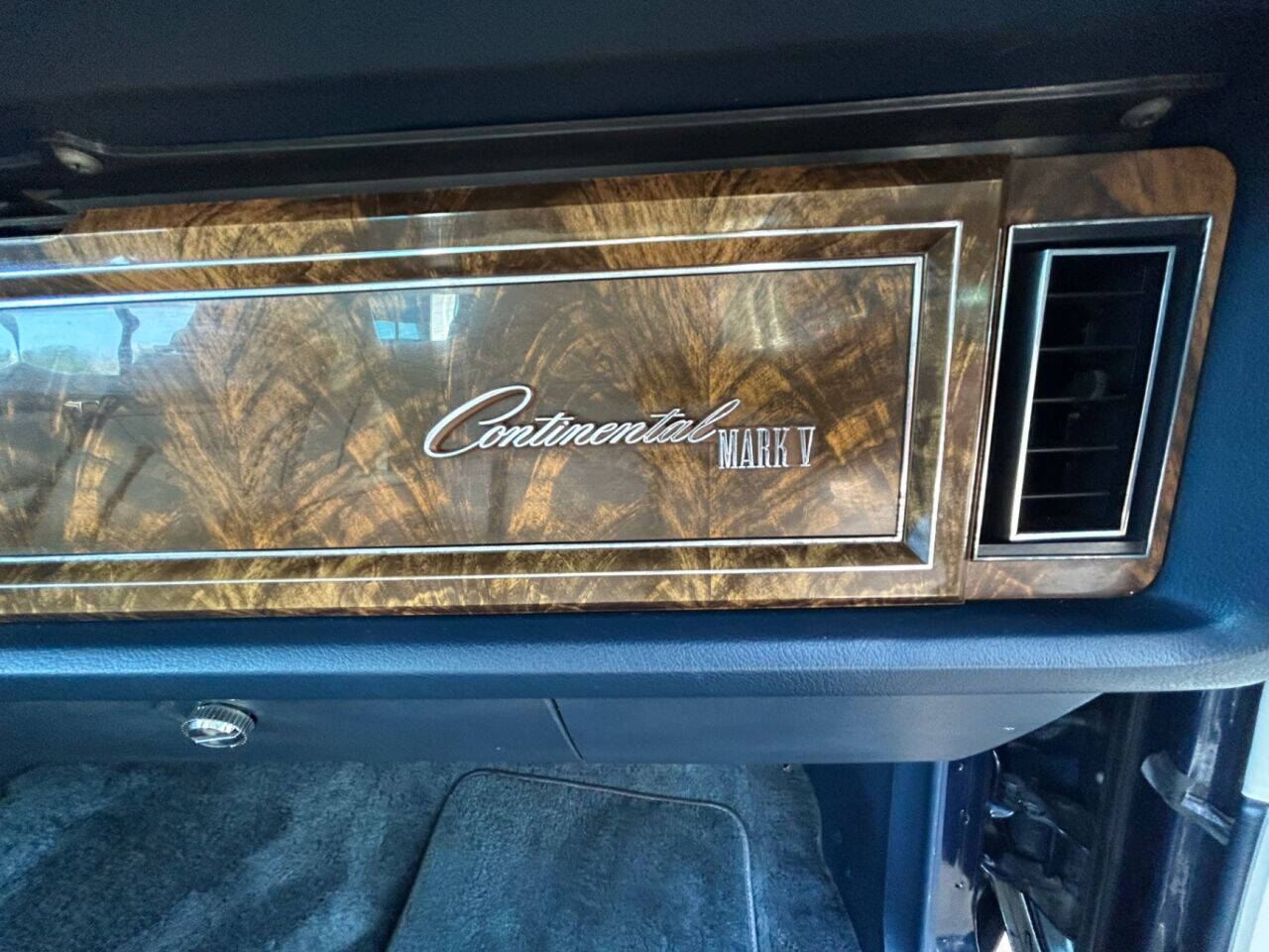 1979 Lincoln Mark V 19