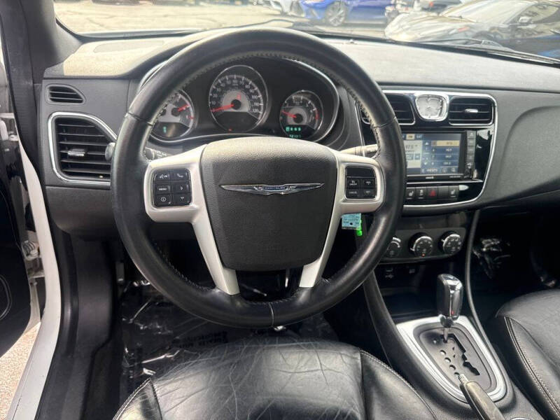 2012 Chrysler 200 Limited