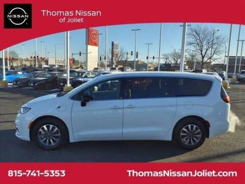 2024 Chrysler Pacifica Plug-In Hybrid Select