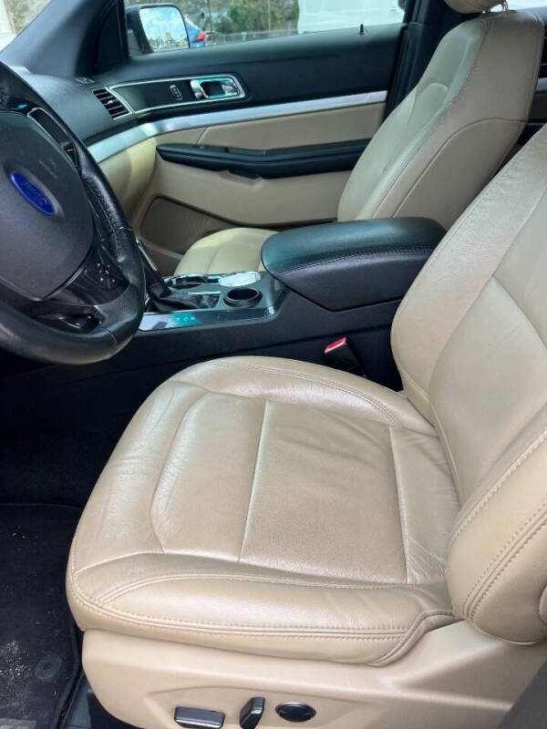 2017 Ford Explorer XLT - Photo 23