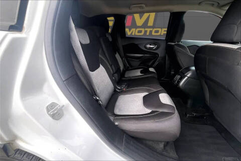 2015 Jeep Cherokee Sport