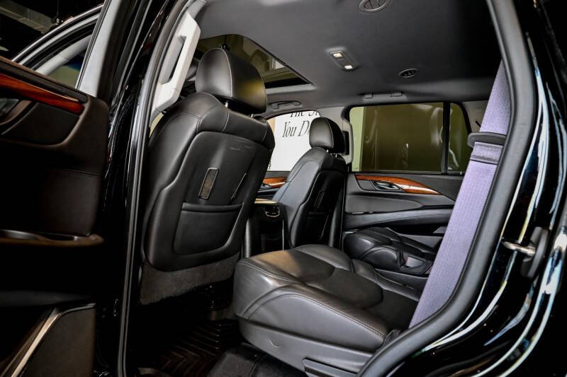 2017 Cadillac Escalade Luxury