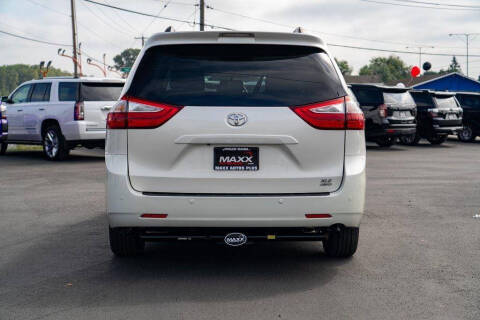 2017 Toyota Sienna XLE Premium 7-Passenger