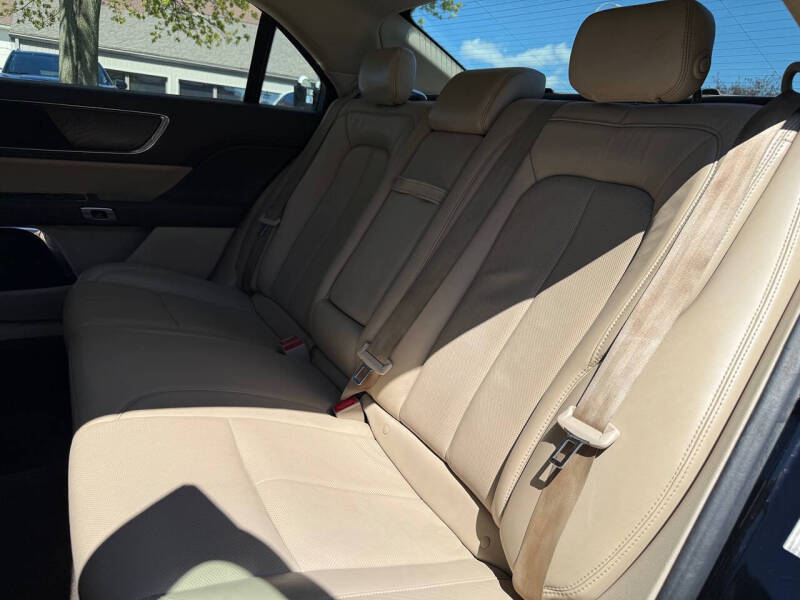 2017 Lincoln Continental Select