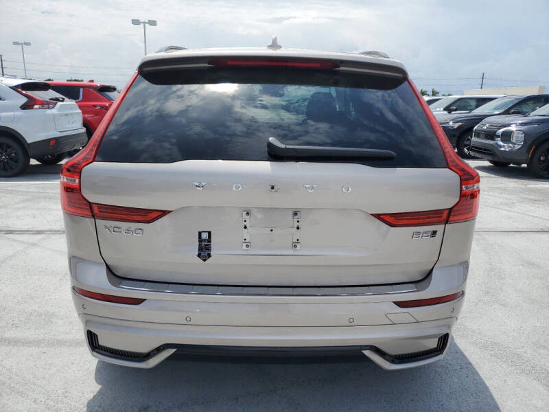 2025 Volvo XC60 B5 Plus Dark Theme