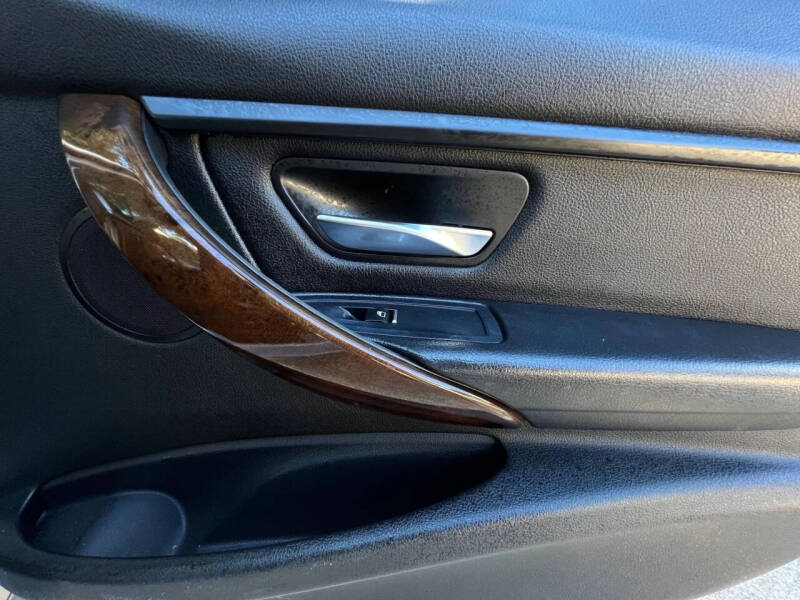 2016 BMW 3 Series 320i