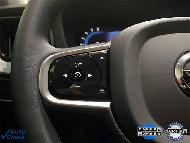 2025 Volvo XC60 B5 Plus Dark Theme