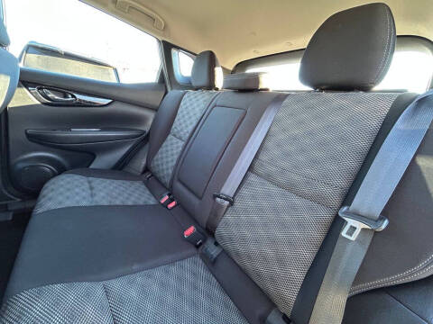 2017 Nissan Rogue Sport SV