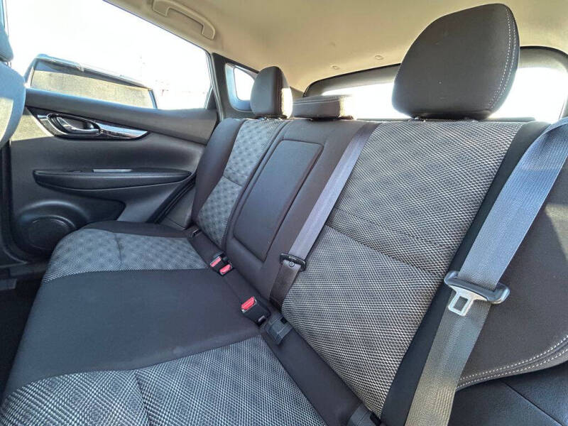 2017 Nissan Rogue Sport SV