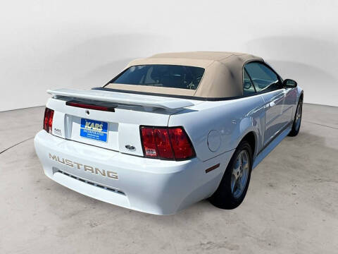 2003 Ford Mustang
