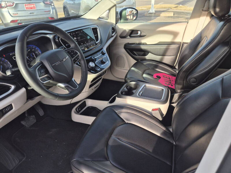 2023 Chrysler Pacifica Touring L
