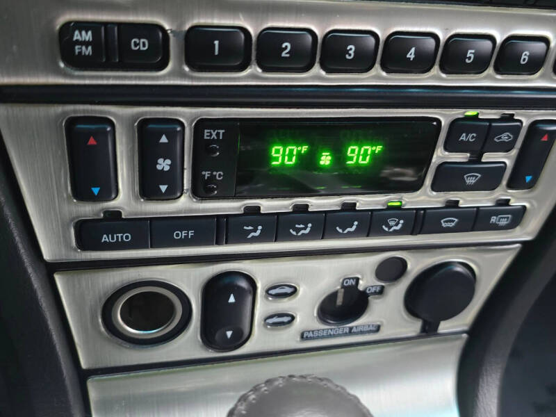 2002 Ford Thunderbird Deluxe