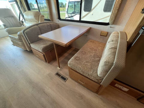 2001 Winnebago Journey 36L