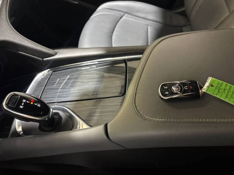 2020 Buick Enclave Essence