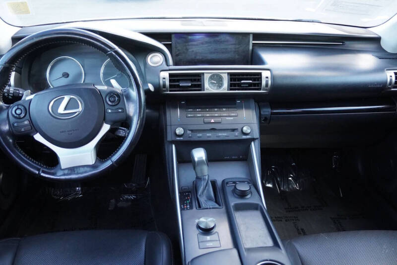 2016 Lexus IS 200t