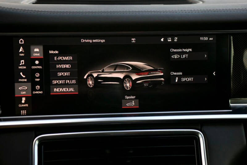 2018 Porsche Panamera Turbo S E-Hybrid