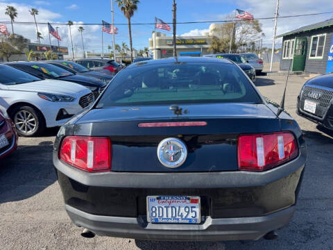 2011 Ford Mustang V6
