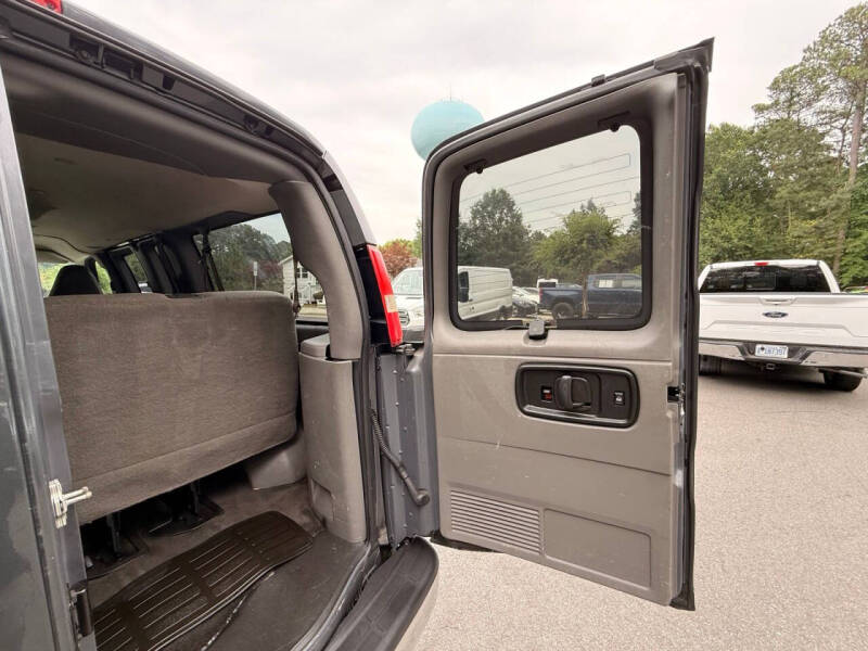 2017 GMC Savana LT 2500
