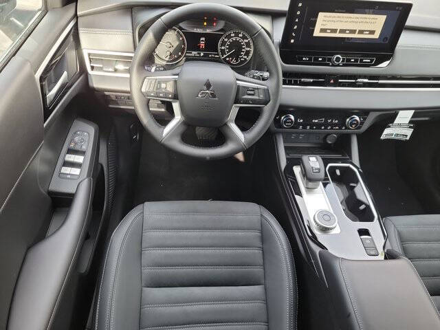 2026 Mitsubishi Outlander LE