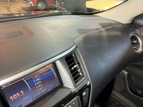 2016 Nissan Pathfinder SV