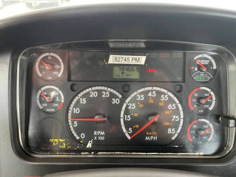 2015 Freightliner M2 106