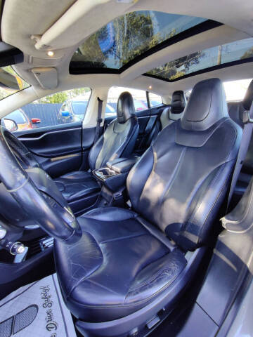 2015 Tesla Model S