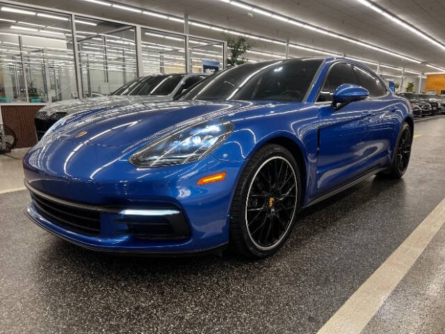 2017 Porsche Panamera 4