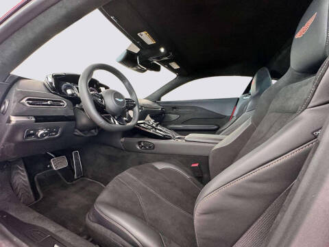 2025 Aston Martin Vantage