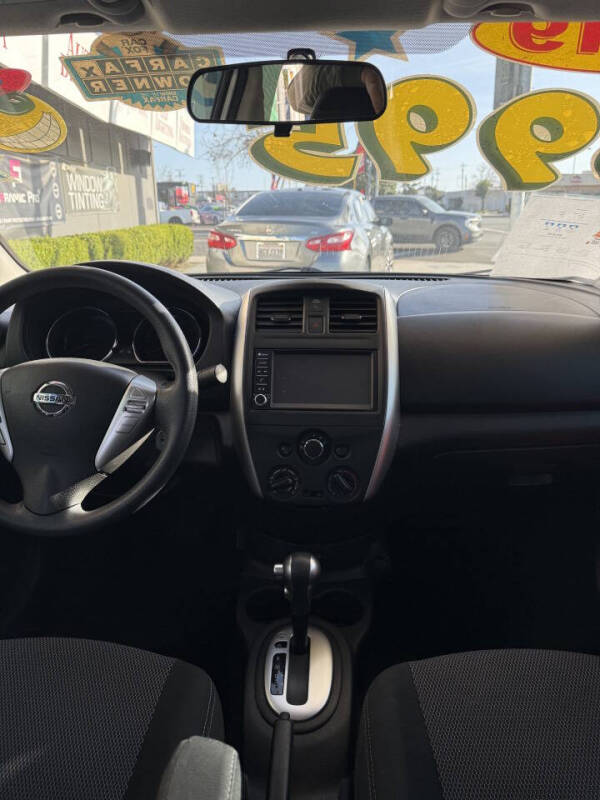 2019 Nissan Versa SV