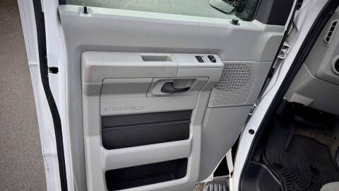 2013 Ford E-Series E-350 SD XLT