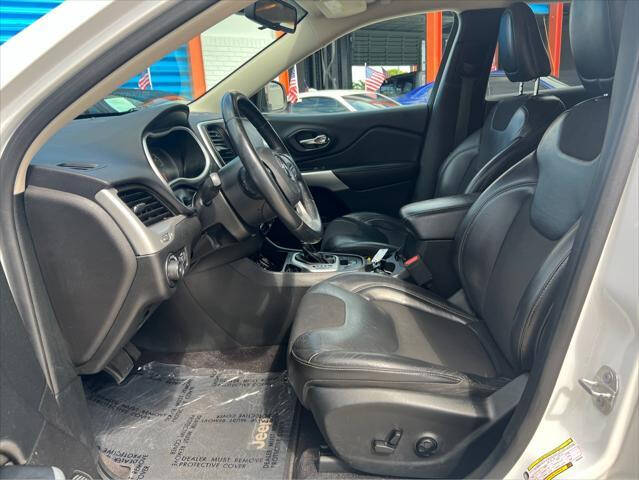 2018 Jeep Cherokee  - $18,797