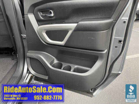 2017 Nissan Titan SV