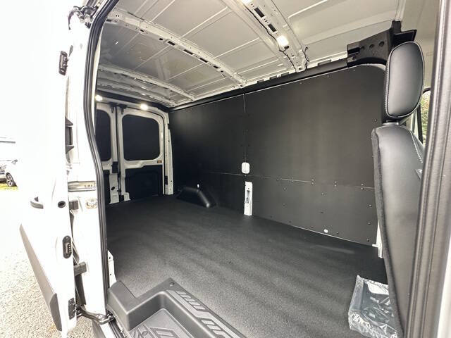 2025 Ford Transit 250