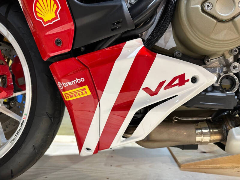 2025 Ducati Streetfighter V4 Supreme