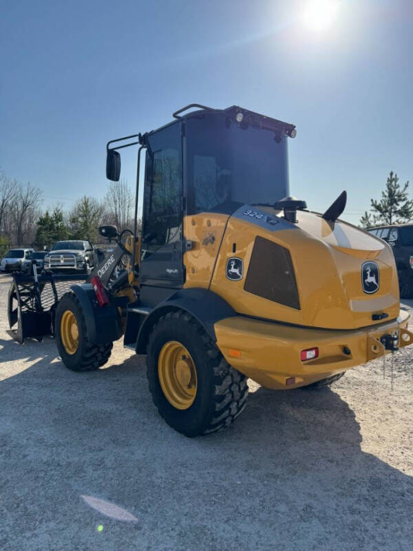 2023 John Deere 324P