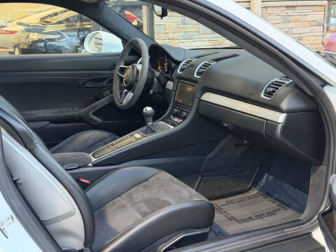 2016 Porsche Cayman GT4