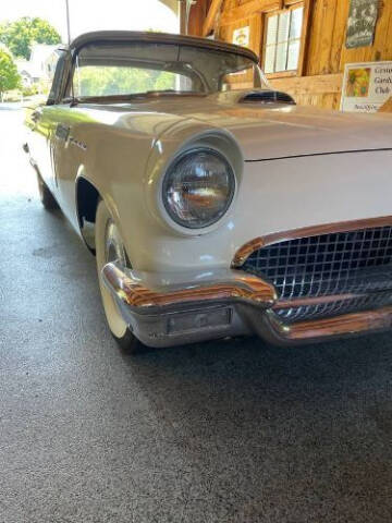 1957 Ford Thunderbird