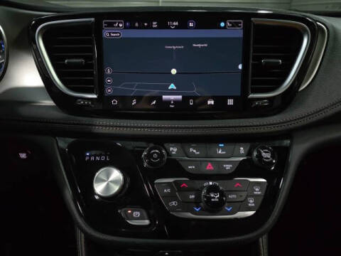 2025 Chrysler Pacifica Plug-In Hybrid Pinnacle