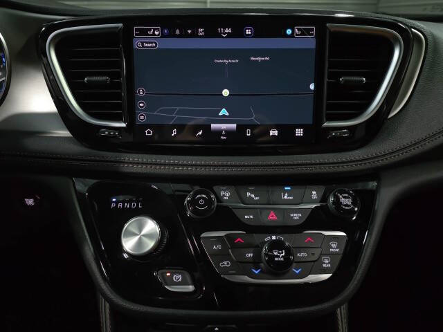 2025 Chrysler Pacifica Plug-In Hybrid Pinnacle