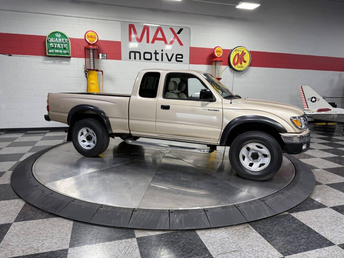 2002 Toyota Tacoma 1