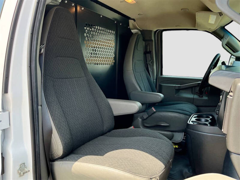 2024 Chevrolet Express 2500